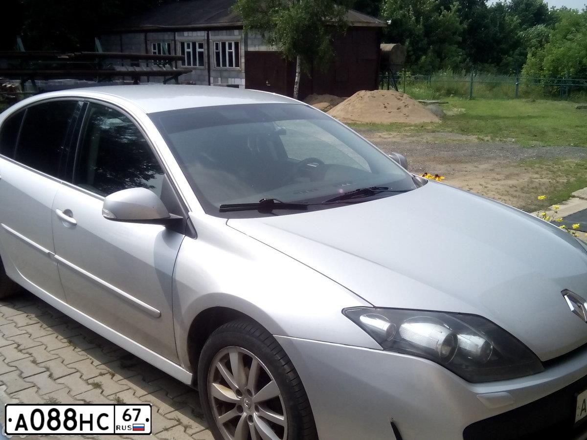 Фото автомобиля RENAULT LAGUNA, 2010 — госномер А088НС67. Цвет: серебристый