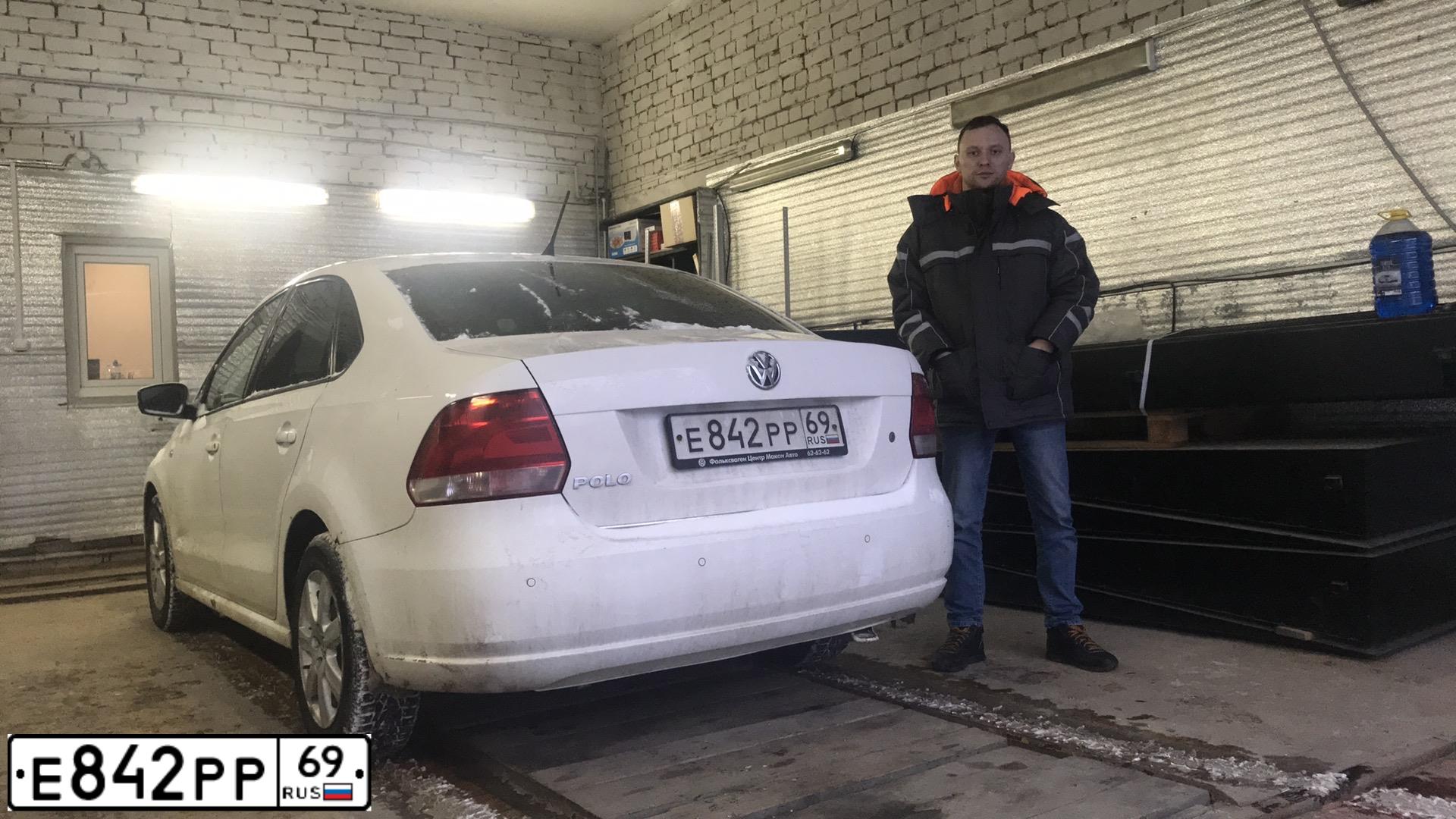 Фото автомобиля VOLKSWAGEN POLO, 2013 — госномер О331ТН69. Цвет: БЕЛЫЙ