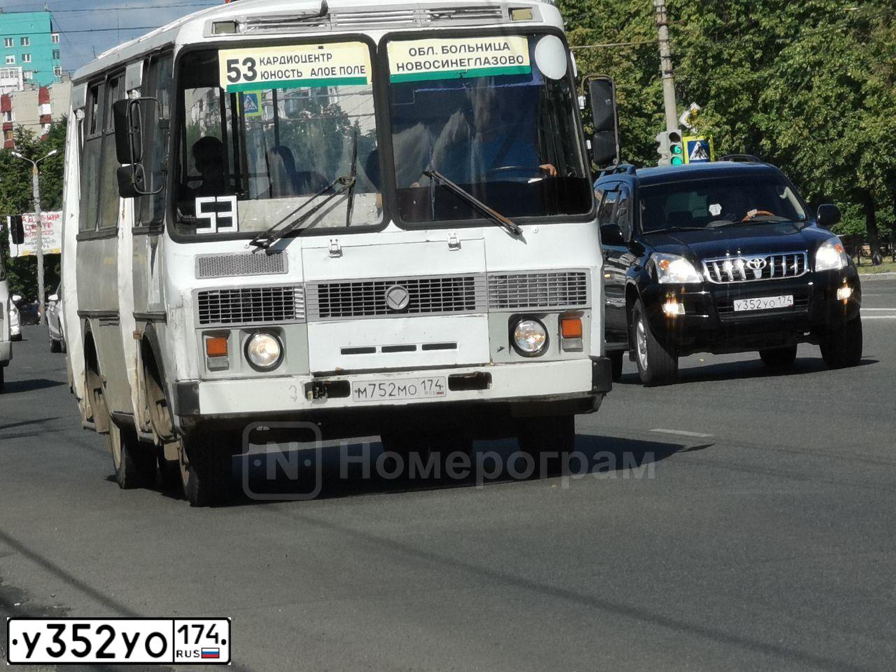 Фото автомобиля TOYOTA LANDCRUISER, 2006 — госномер М555ММ86. Цвет: ЧЕРНЫЙ