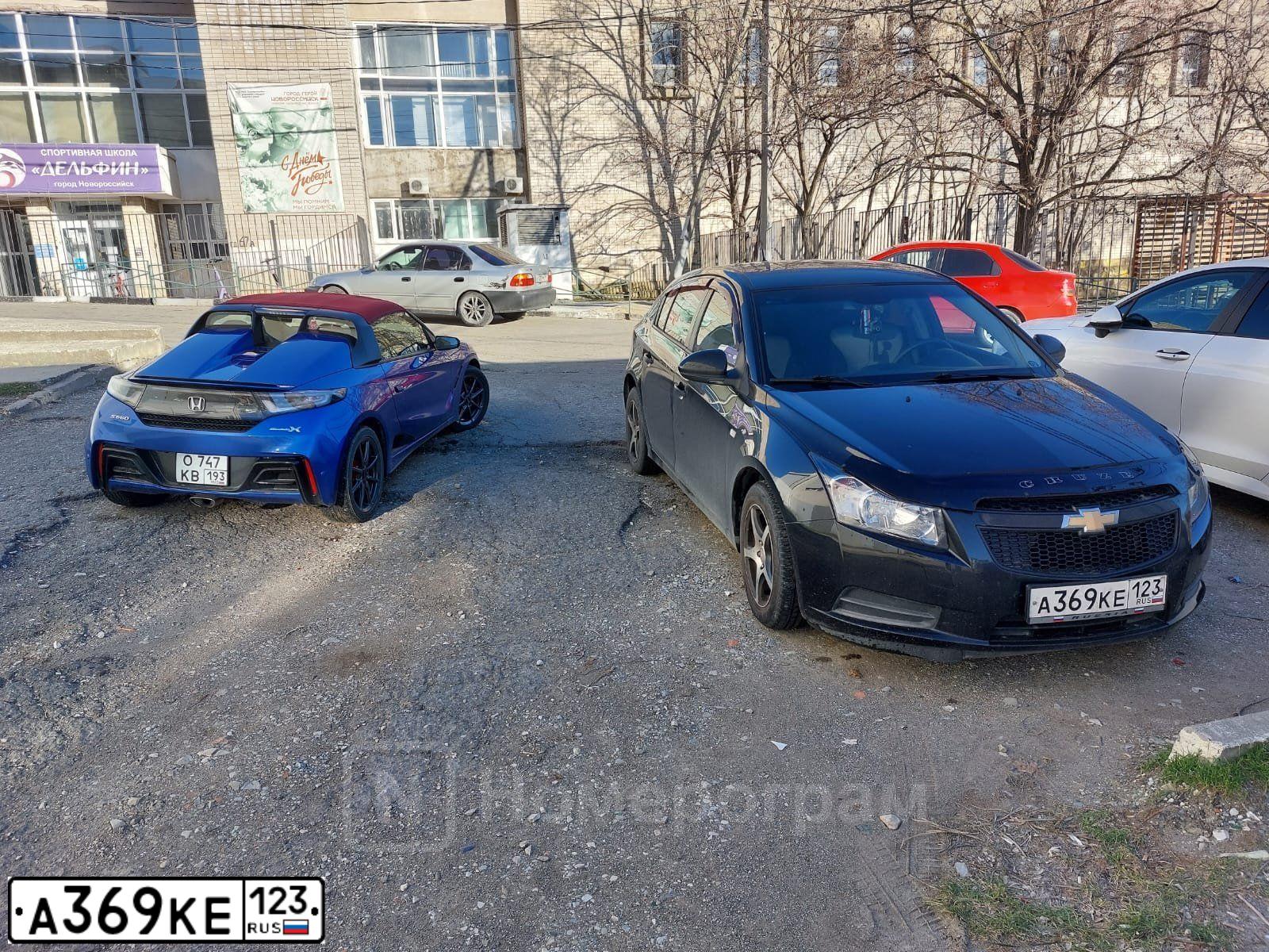 Фото автомобиля CHEVROLET CRUZE, 2012 — госномер А369КЕ123. Цвет: ЧЕРНЫЙ МЕТАЛЛИК