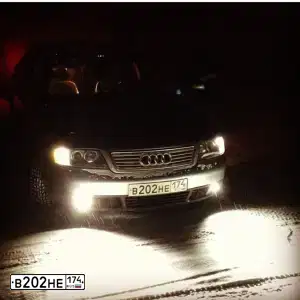 Фото автомобиля AUDI A6, 1998 — госномер В202НЕ174. Цвет: БЕЛЫЙ СЕРЕБРИСТЫЙ
