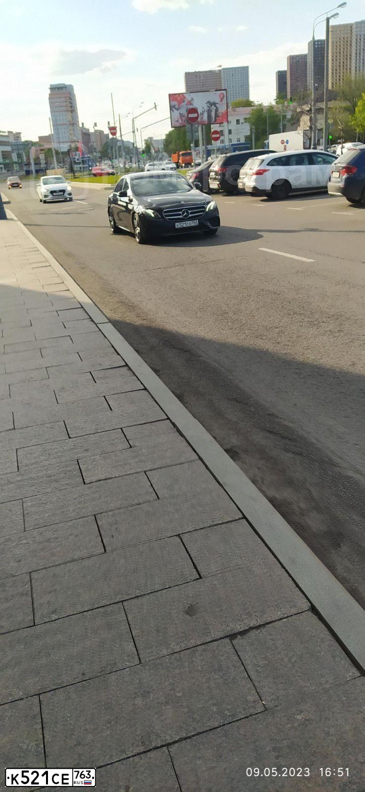 Фото автомобиля MERCEDES E-KLASSE, 2018 — госномер К521СЕ763. Цвет: ЧЕРНЫЙ