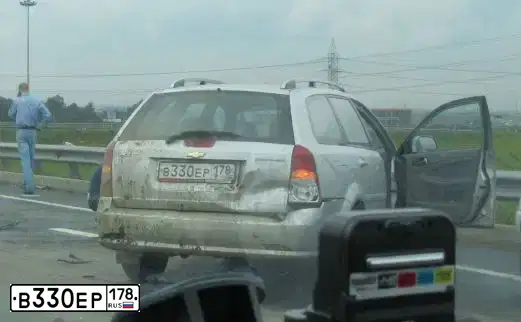 Фото автомобиля CHEVROLET LACETTI, 2011 — госномер Т058НМ33. Цвет: серебристый