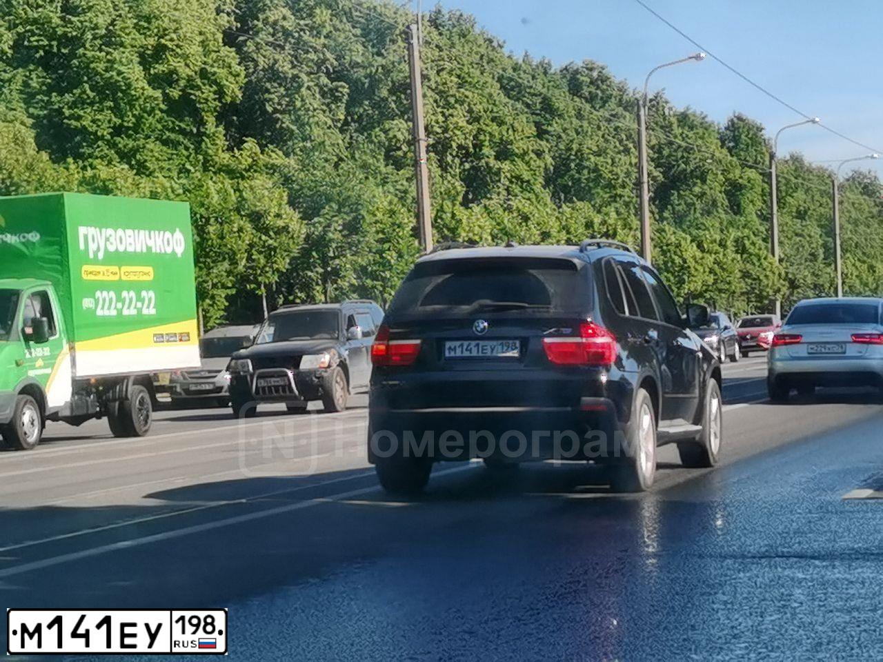 Фото автомобиля BMW X5, 2008 — госномер Е111АА178. Цвет: ЧЕРНЫЙ