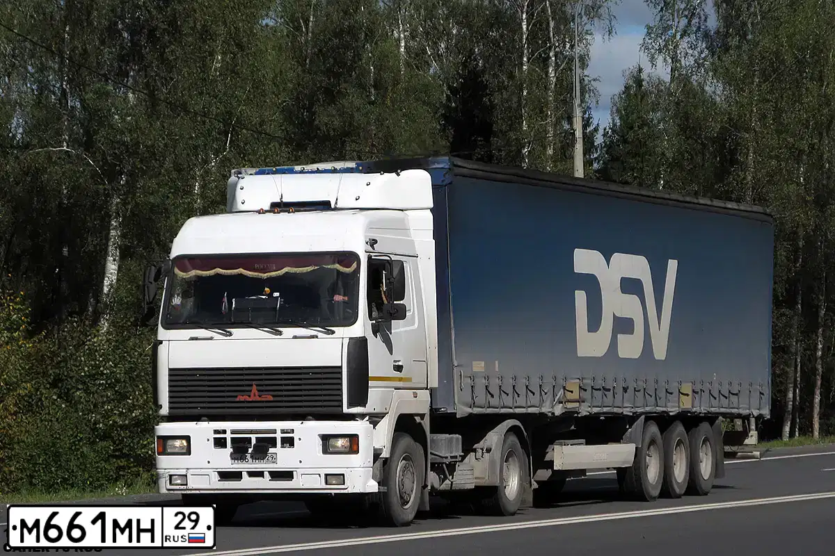Фото автомобиля MAZ 5440 /4X2/, 2012 — госномер В400КС29. Цвет: Белый