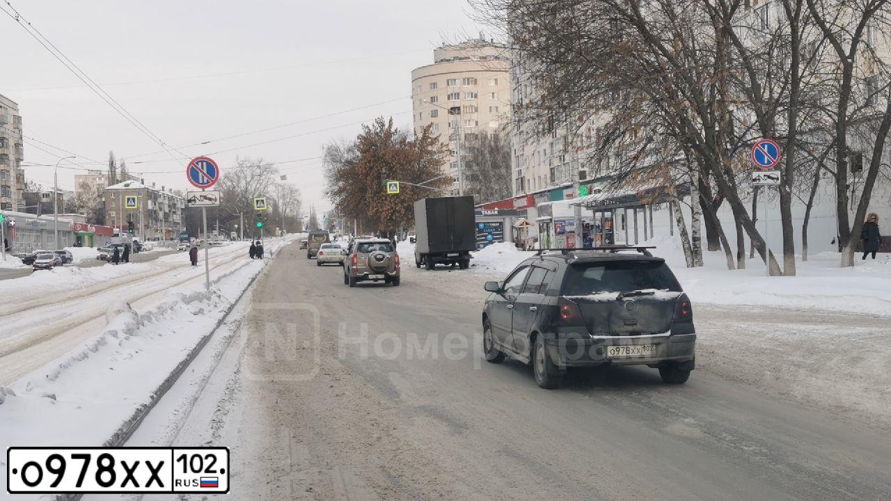Фото автомобиля GEELY MK-CROSS, 2013 — госномер Е353ТВ156. Цвет: ЧЕРНЫЙ