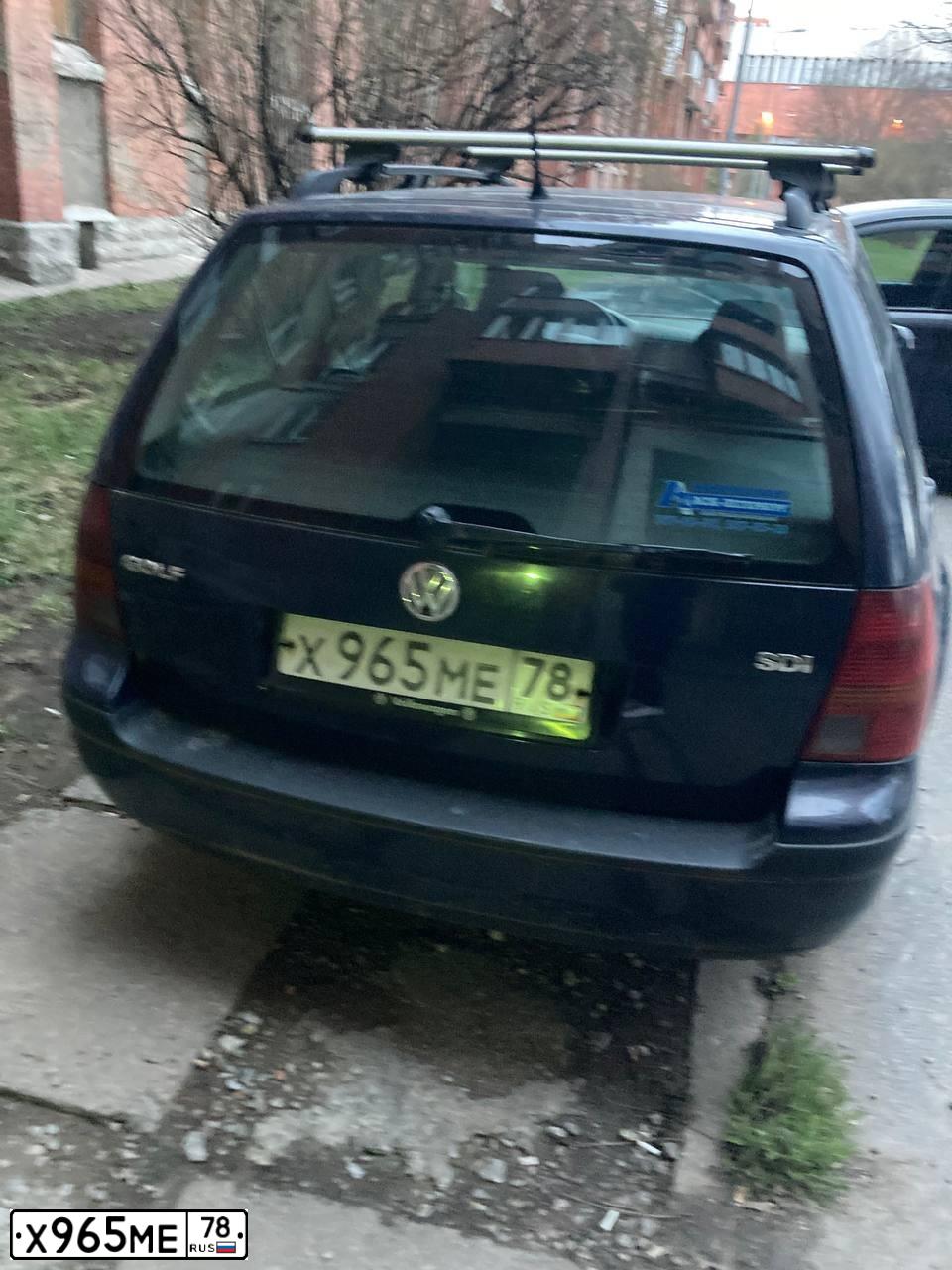 Фото автомобиля VOLKSWAGEN GOLF, 1999 — госномер Х965МЕ78. Цвет: ТЕМНО-СИНИЙ
