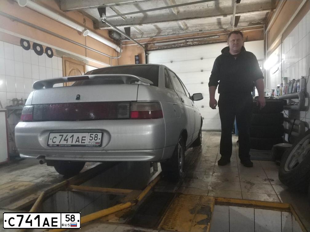 Фото автомобиля LADA 2110 LADA, 2004 — госномер С741АЕ58. Цвет: Серебристый