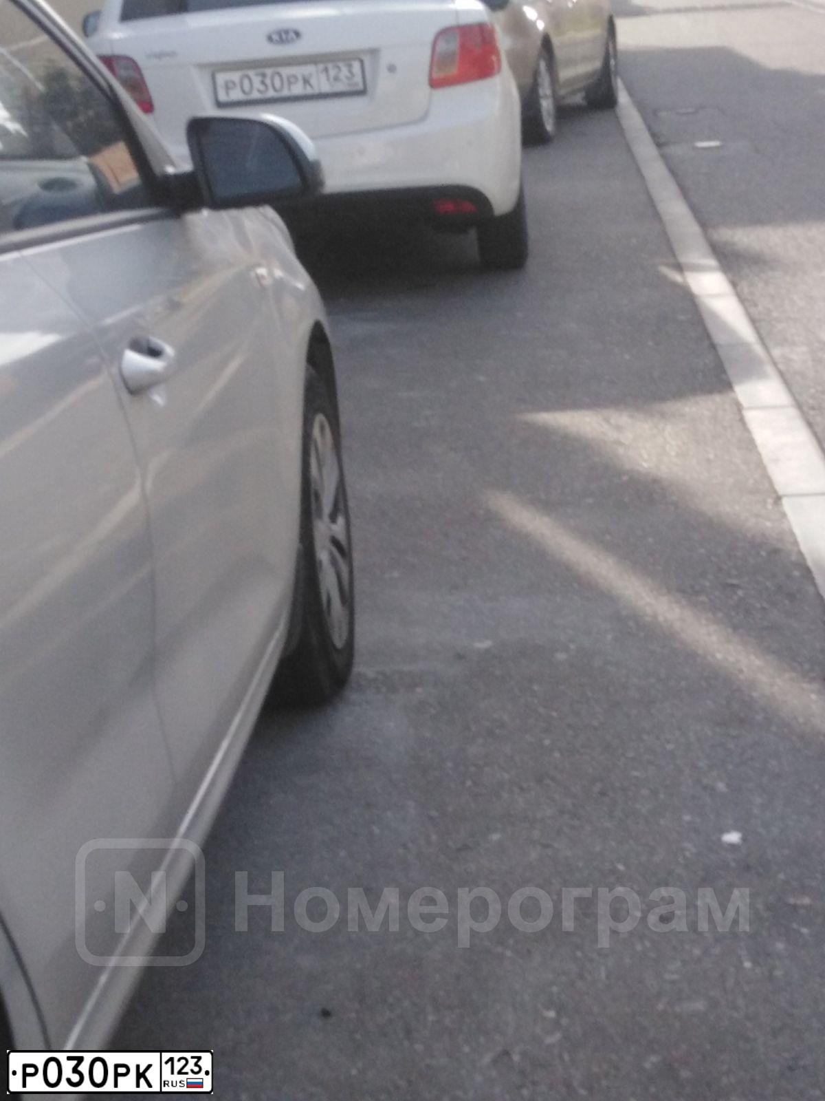 Фото автомобиля LEXUS NX, 2015 — госномер М888АЕ23. Цвет: ЧЕРНЫЙ