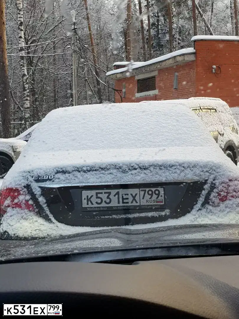 Фото автомобиля MERCEDES E-KLASSE, 2018 — госномер К531ЕХ799. Цвет: ЧЕРНЫЙ
