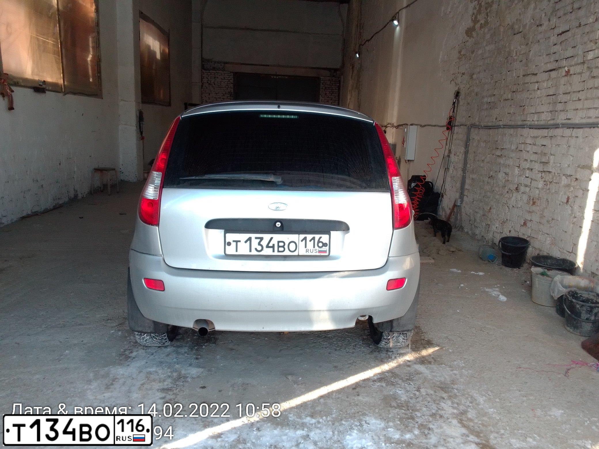 Фото автомобиля LADA KALINA, 2012 — госномер Р983КМ136. Цвет: СЕРЕБРИСТЫЙ