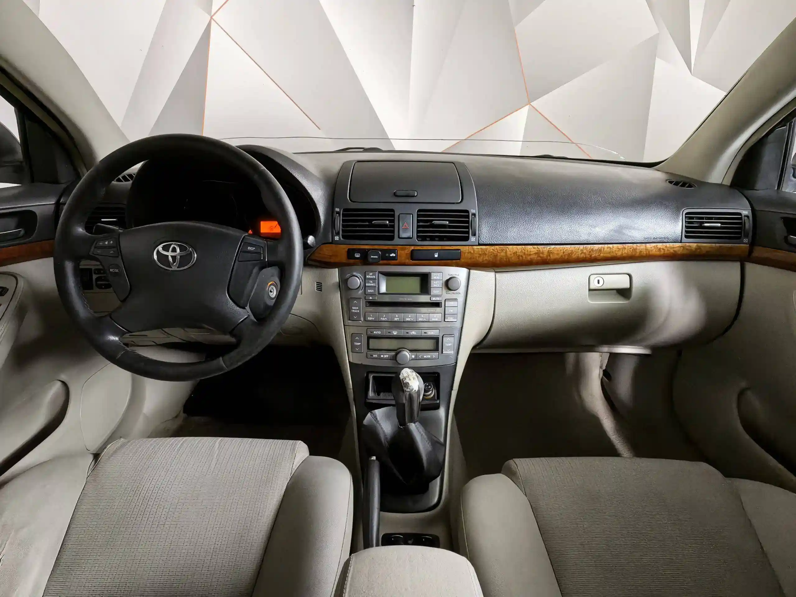 Фото автомобиля TOYOTA AVENSIS, 2006 — госномер К576АК73. Цвет: ЧЕРНЫЙ