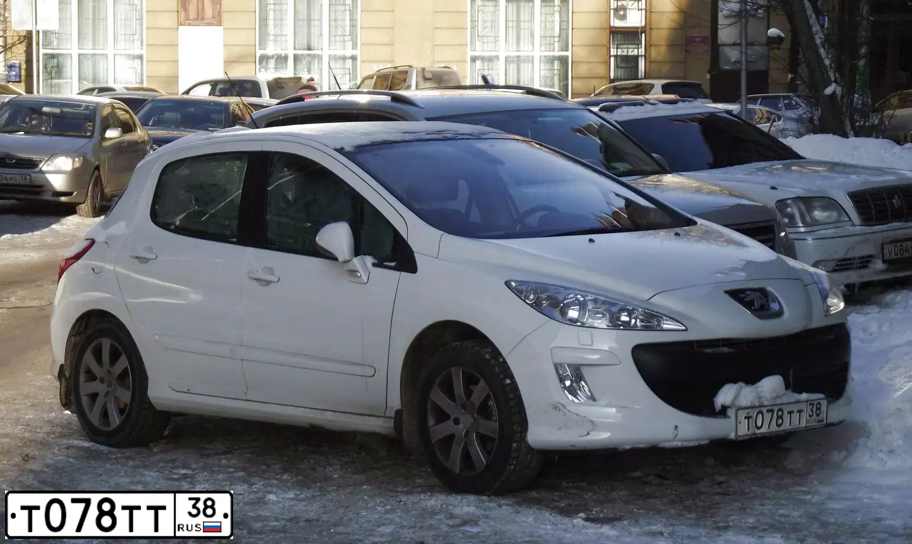 Фото автомобиля MAZDA A 6, 2012 — госномер У800ВХ138. Цвет: Красный