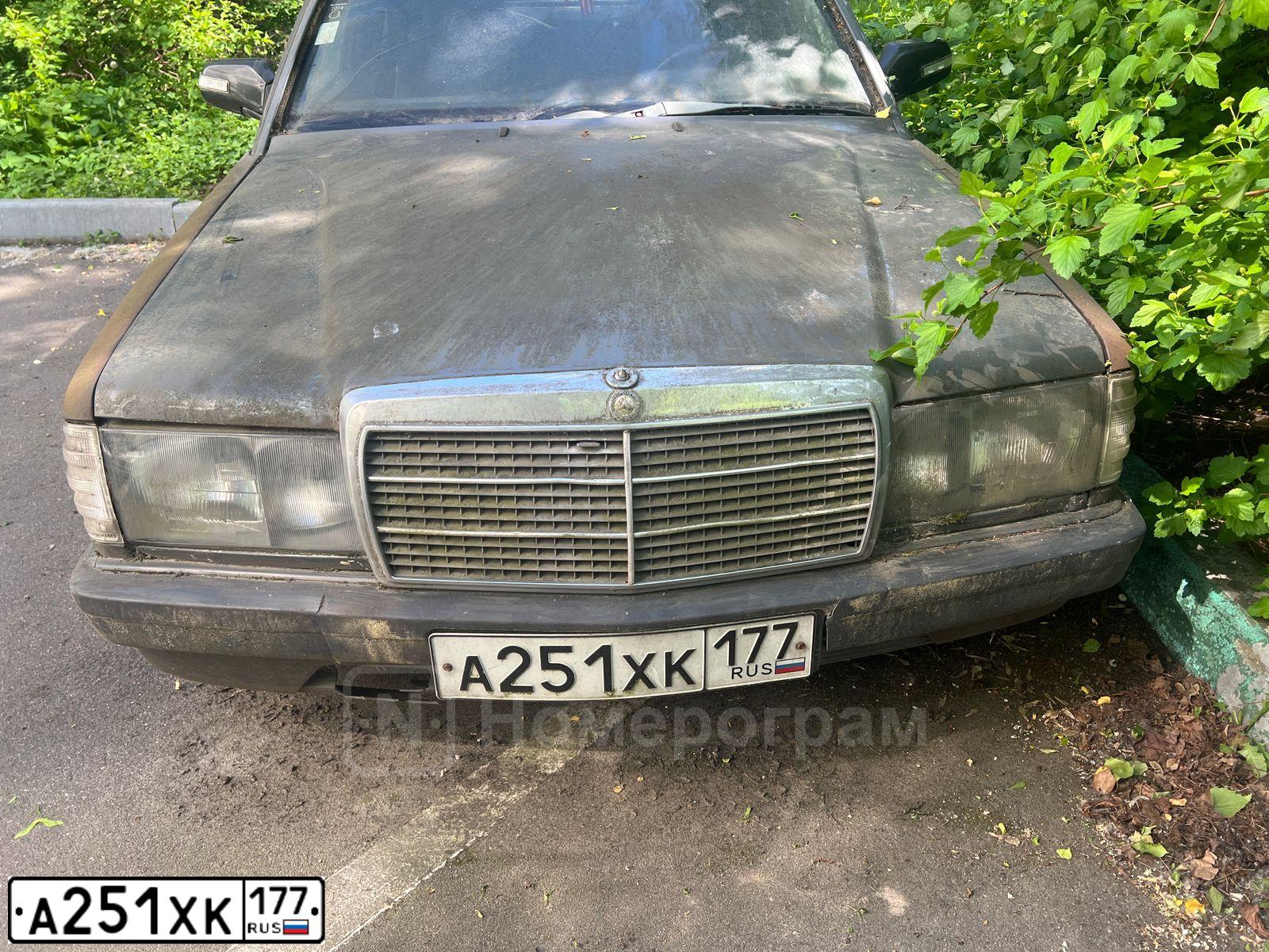 Фото автомобиля MERCEDES C-KLASSE, 1989 — госномер А251ХК177. Цвет: СЕРЫЙ