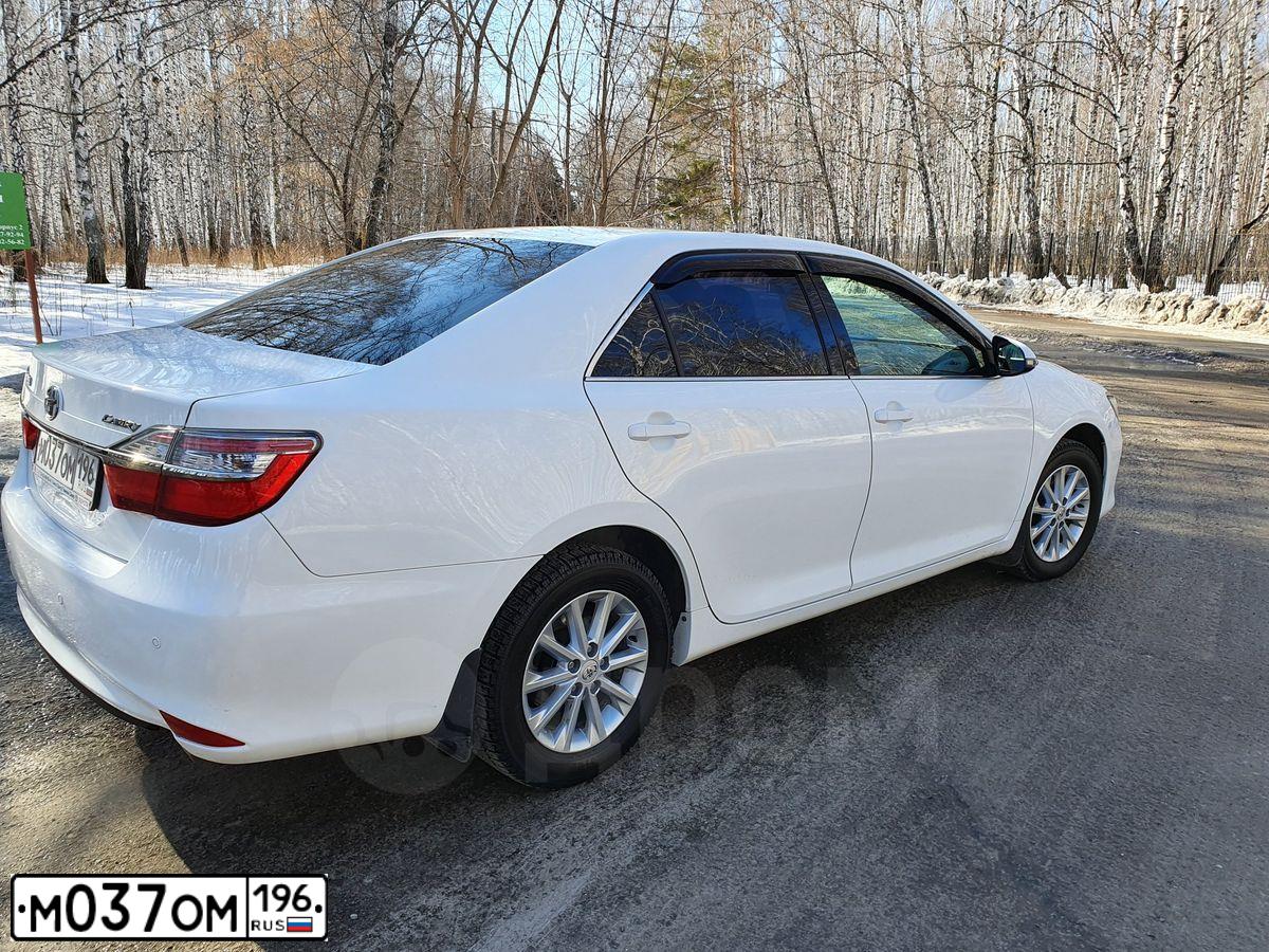 Фото автомобиля TOYOTA CAMRY, 2016 — госномер М037ОМ196. Цвет: БЕЛЫЙ