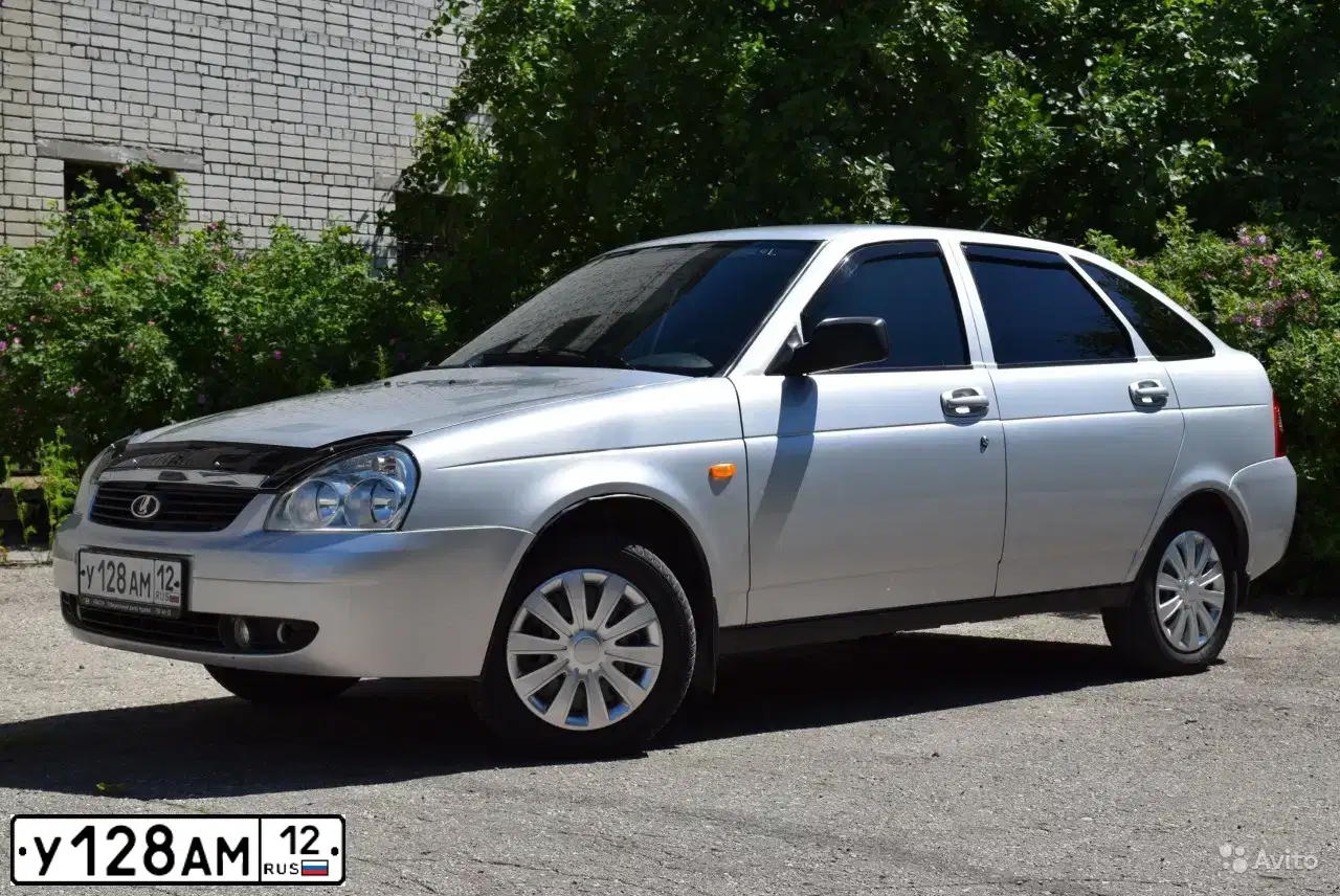 Фото автомобиля LADA 2172 PRIORA, 2010 — госномер Р176ХК73. Цвет: СВЕТЛО-СЕРЕБР.МЕТАЛЛ