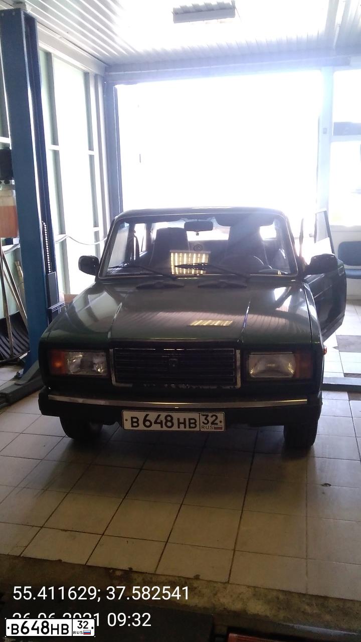 Фото автомобиля LADA 2107, 2002 — госномер В648НВ32. Цвет: СИНЕ-ЗЕЛЕНЫЙ