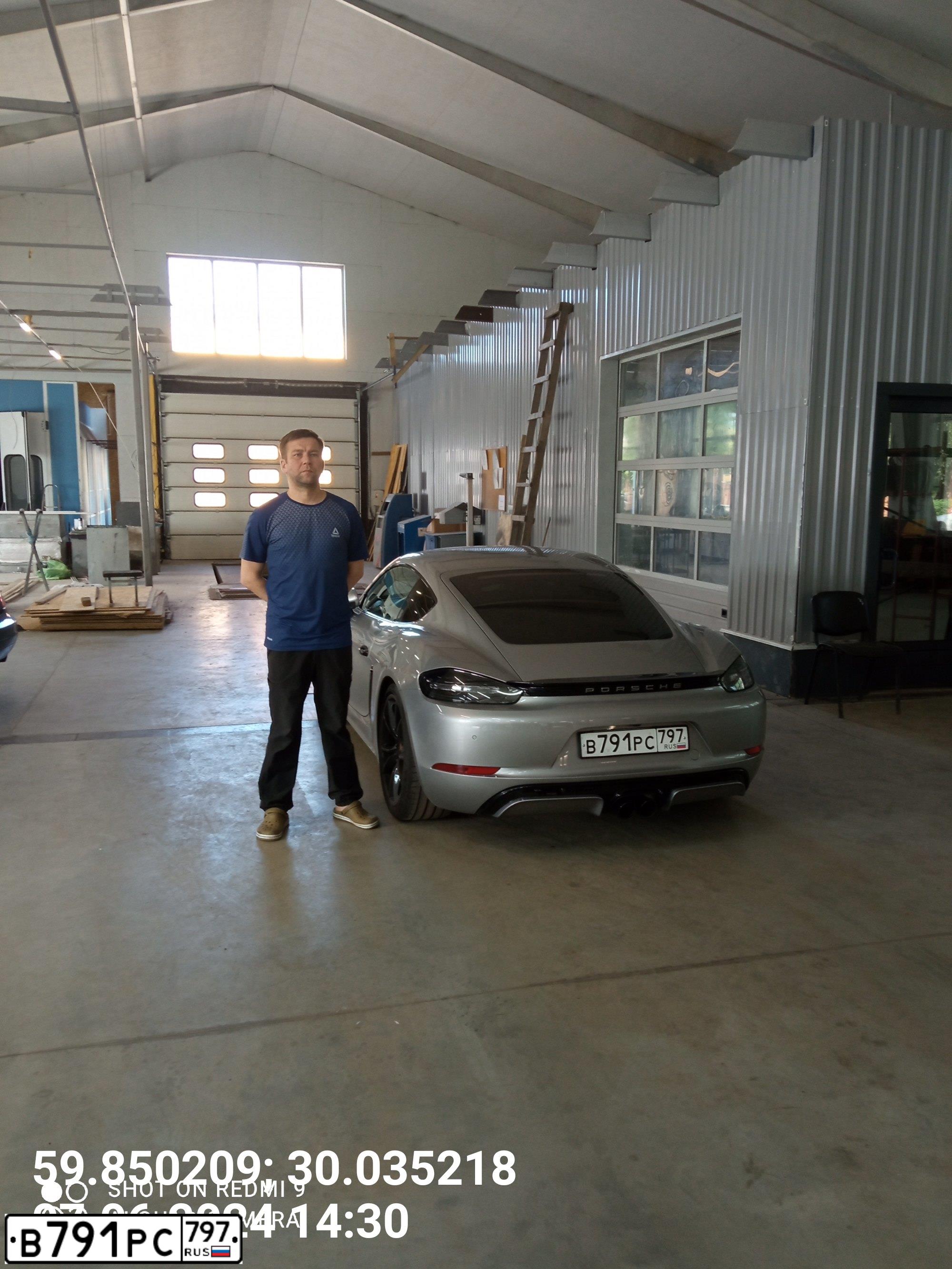 Фото автомобиля PORSCHE CAYMAN, 2018 — госномер В791РС797. Цвет: СЕРЕБРИСТЫЙ