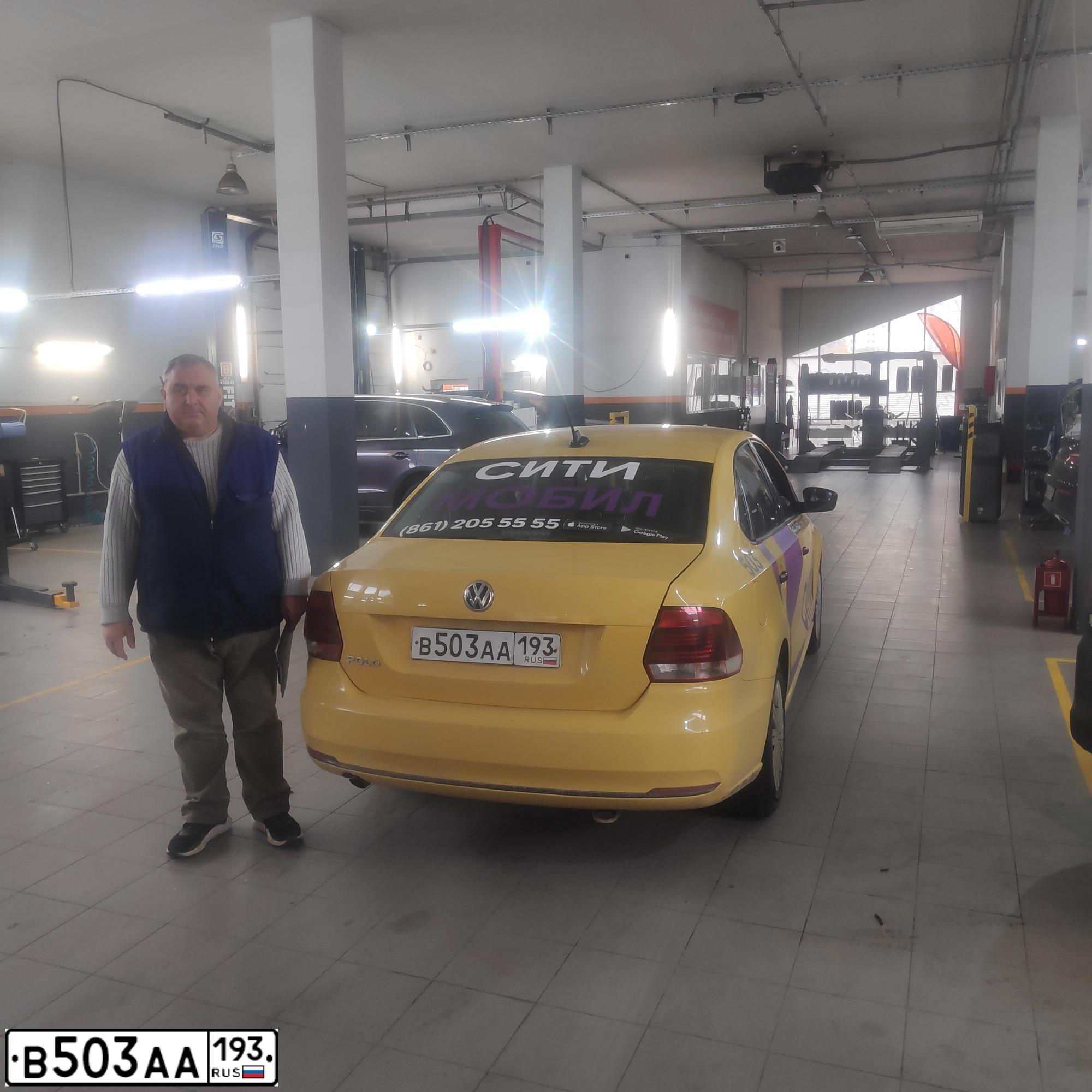 Фото автомобиля VOLKSWAGEN POLO, 2019 — госномер В503АА193. Цвет: ЖЕЛТЫЙ