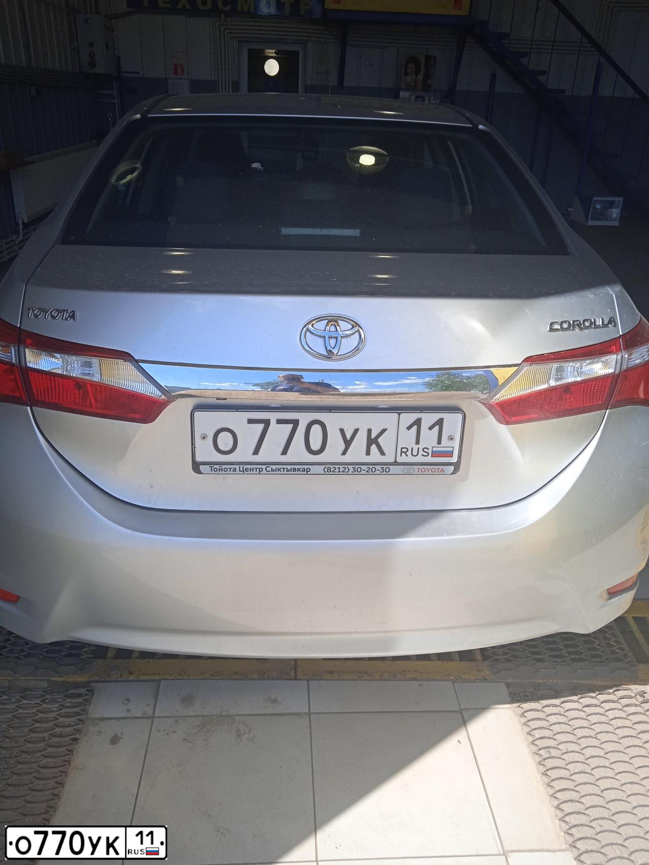Фото автомобиля TOYOTA COROLLA, 2014 — госномер О770УК11. Цвет: СЕРЕБРИСТЫЙ