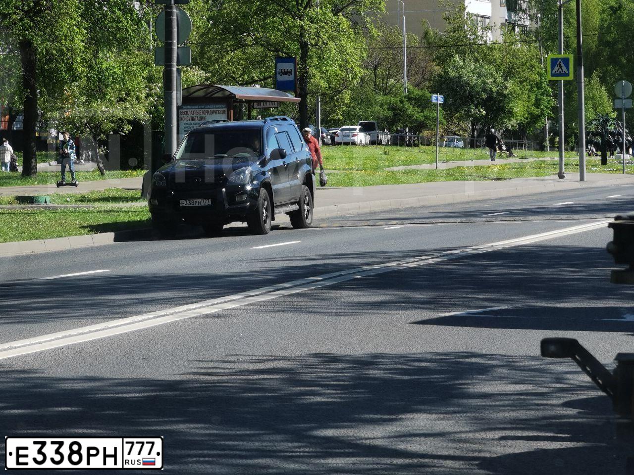Фото автомобиля TOYOTA LAND CRUISER 120, 2006 — госномер А148КК105. Цвет: ЧЕРНЫЙ