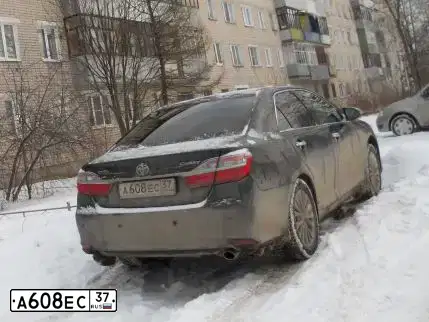 Фото автомобиля TOYOTA CAMRY, 2015 — госномер А608ЕС37. Цвет: ЧЕРНЫЙ МЕТАЛЛИК