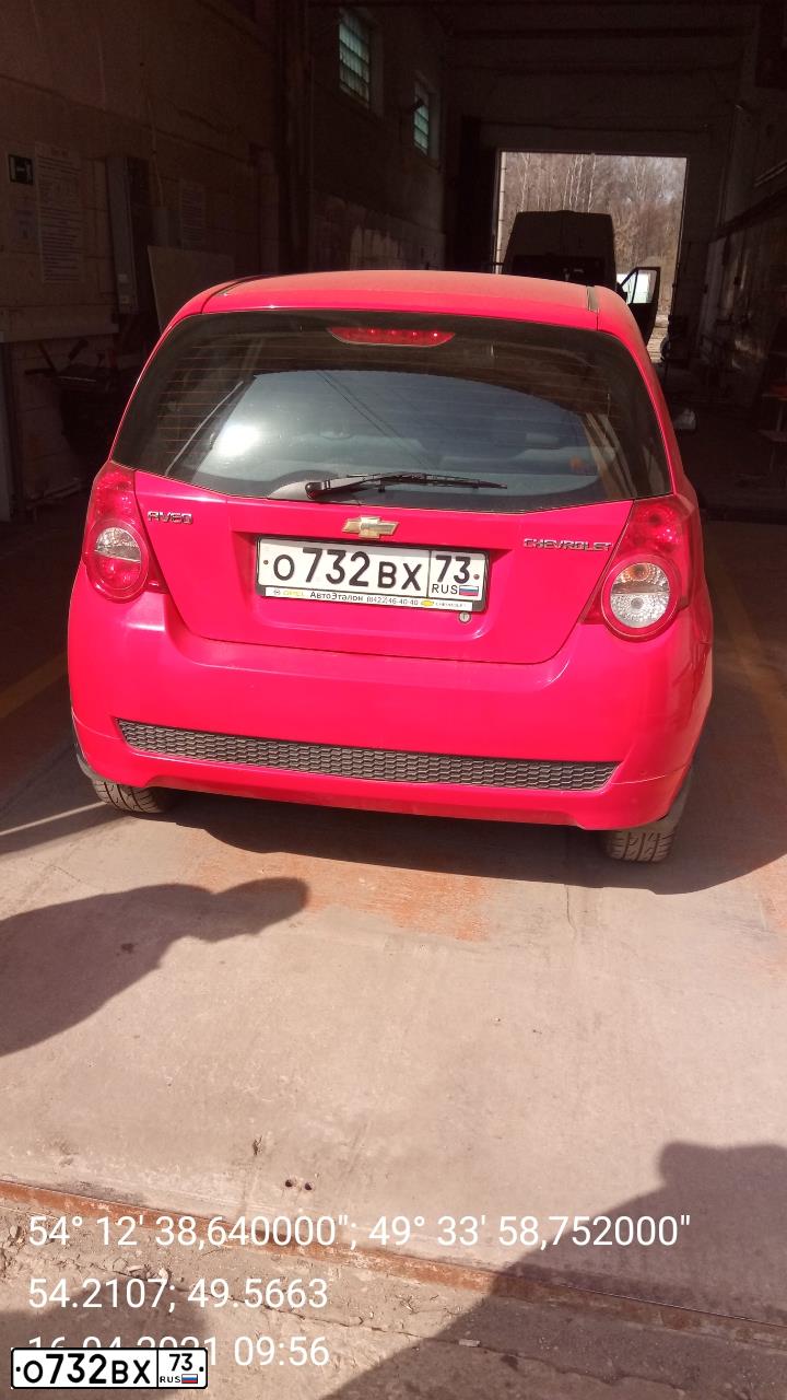 Фото автомобиля CHEVROLET AVEO, 2010 — госномер О732ВХ73. Цвет: Красный