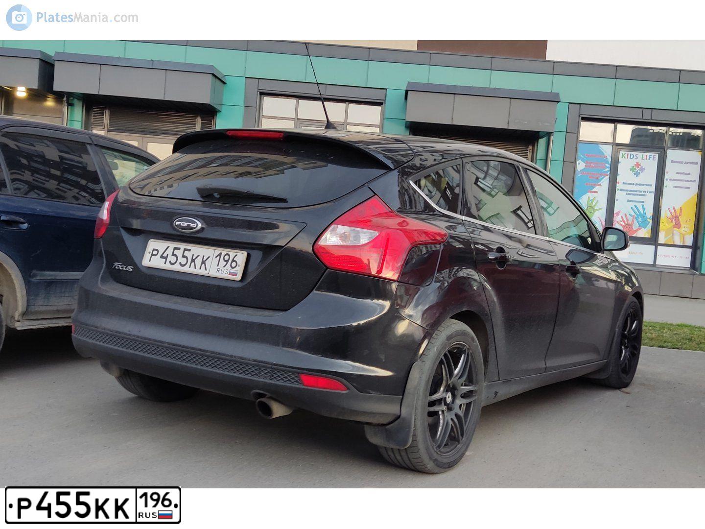 Фото автомобиля FORD D FOCUS, 2013 — госномер Р455КК196. Цвет: ЧЕРНЫЙ