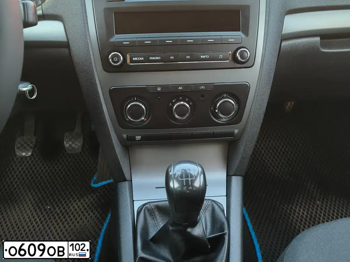 Фото автомобиля LADA 1119 KALINA, 2007 — госномер О609ОР102. Цвет: СЕРЕБРИСТО-КРАСНЫЙ