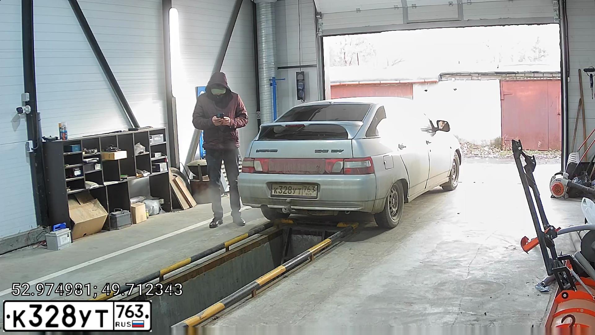 Фото автомобиля LADA 2112 LADA, 2005 — госномер К328УТ763. Цвет: Серебристо-Желтый