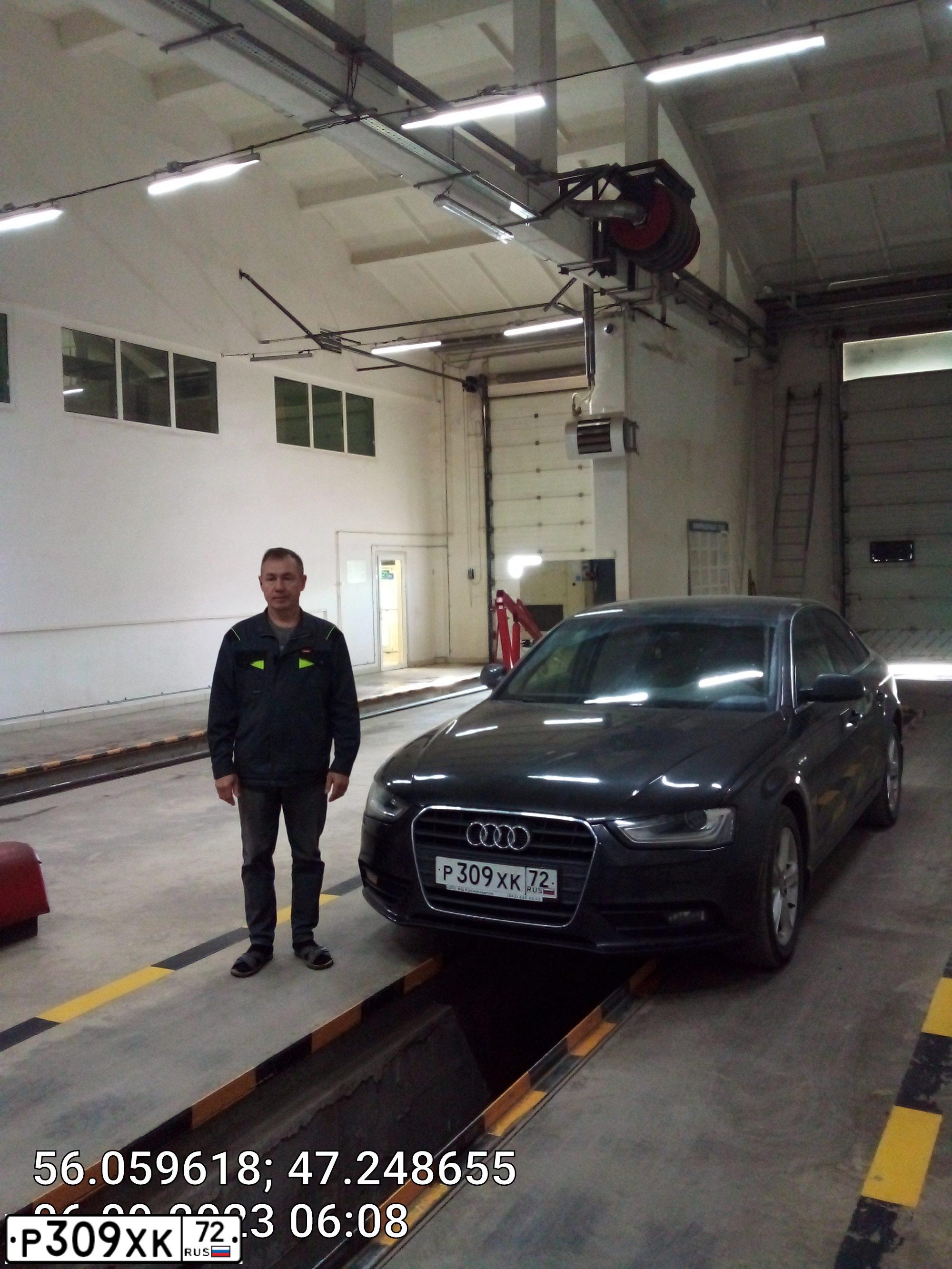 Фото автомобиля AUDI A4, 2015 — госномер М414КМ21. Цвет: ЧЕРНО-СЕРЫЙ
