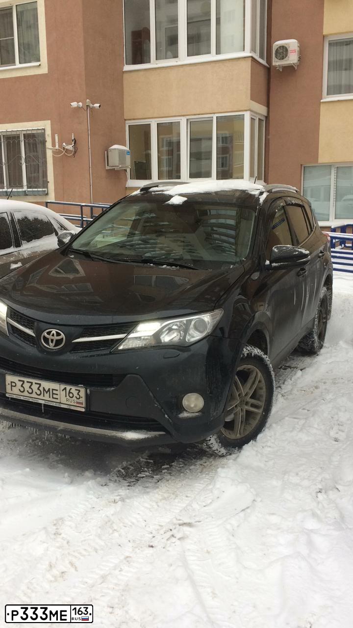 Фото автомобиля TOYOTA RAV4, 2015 — госномер В579УО763. Цвет: ЧЕРНЫЙ