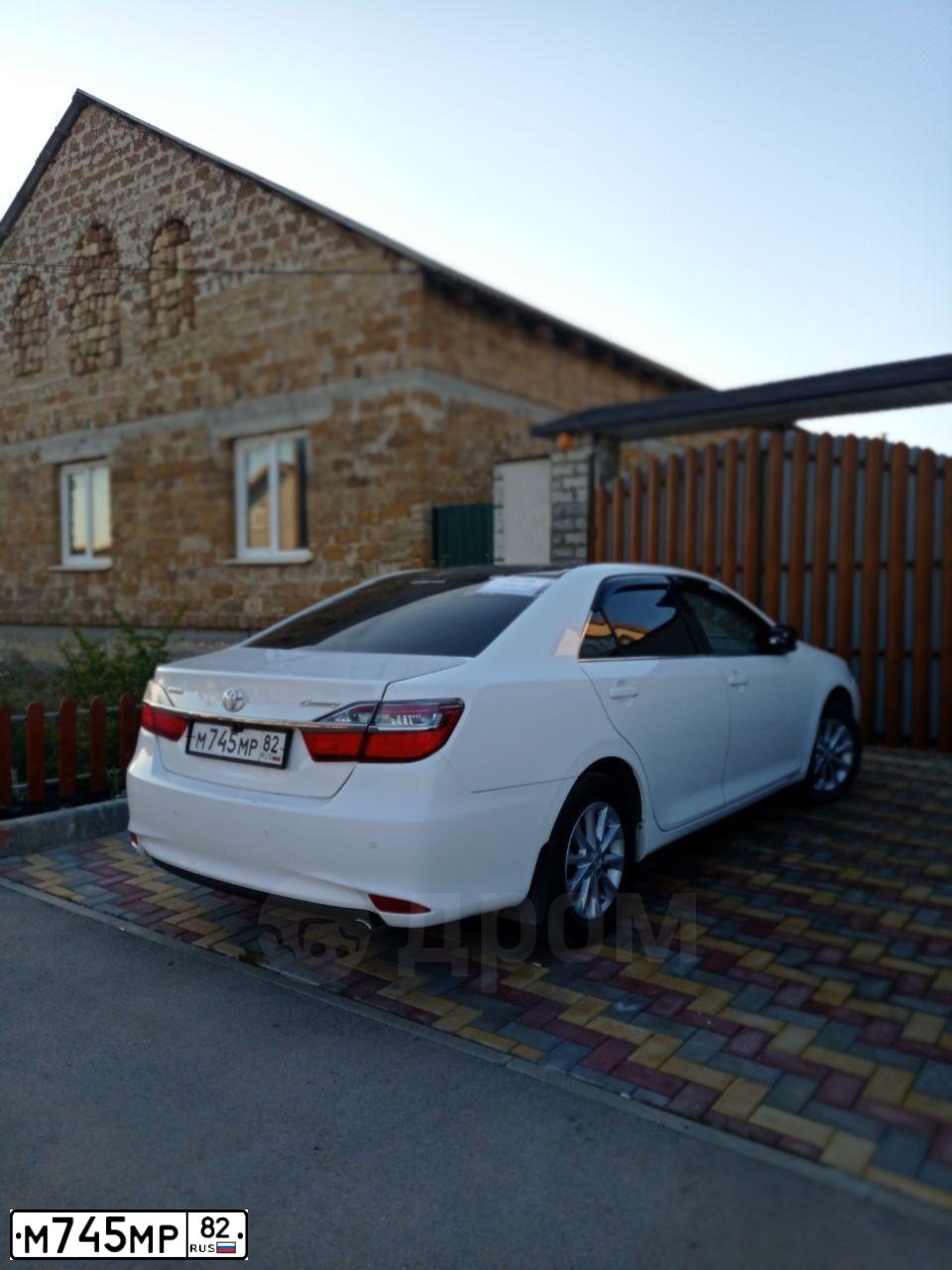 Фото автомобиля TOYOTA CAMRY, 2015 — госномер М745МР82. Цвет: Белый