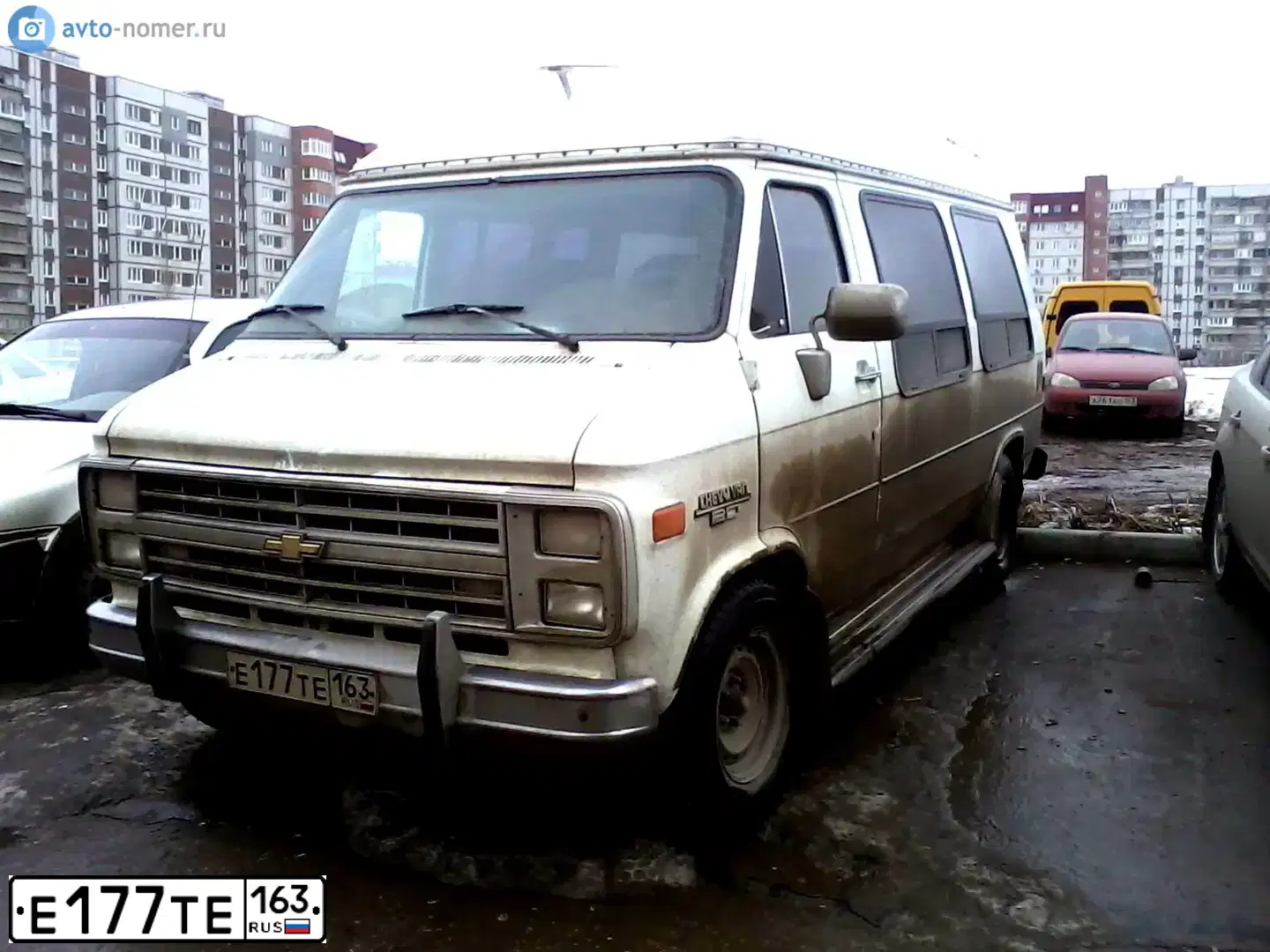 Фото автомобиля CHEVROLET CHEVYVAN, 1989 — госномер К839ВК774. Цвет: Белый