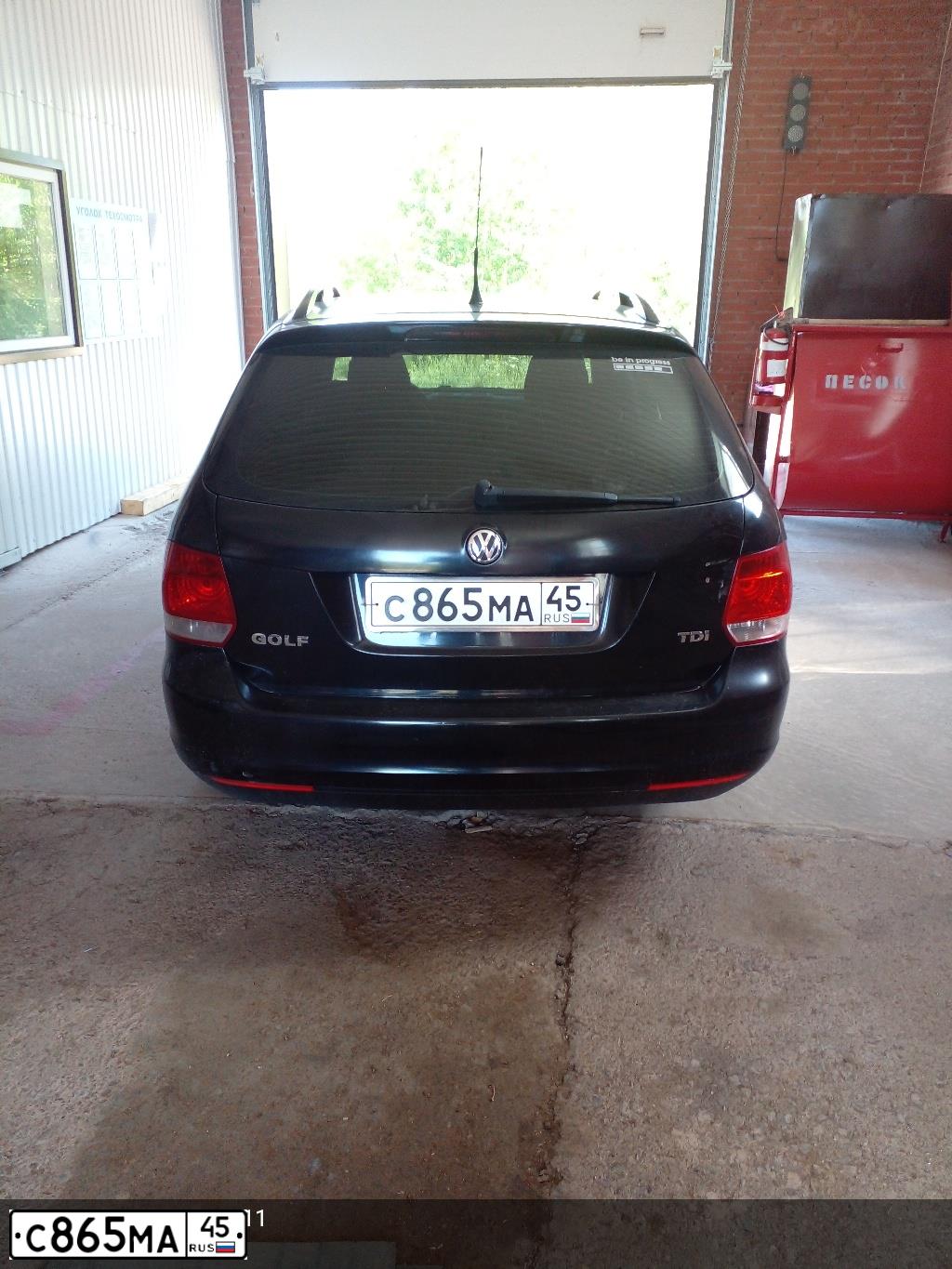 Фото автомобиля VOLKSWAGEN GOLF, 2008 — госномер М158МА82. Цвет: ЧЕРНЫЙ