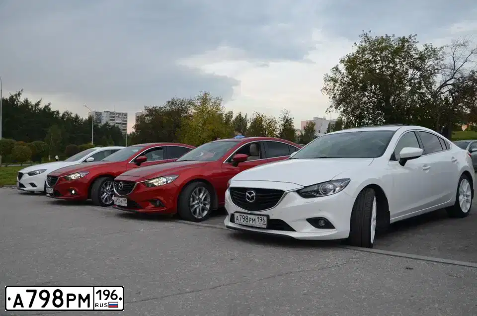 Фото автомобиля MAZDA 6, 2013 — госномер М614НВ45. Цвет: Белый