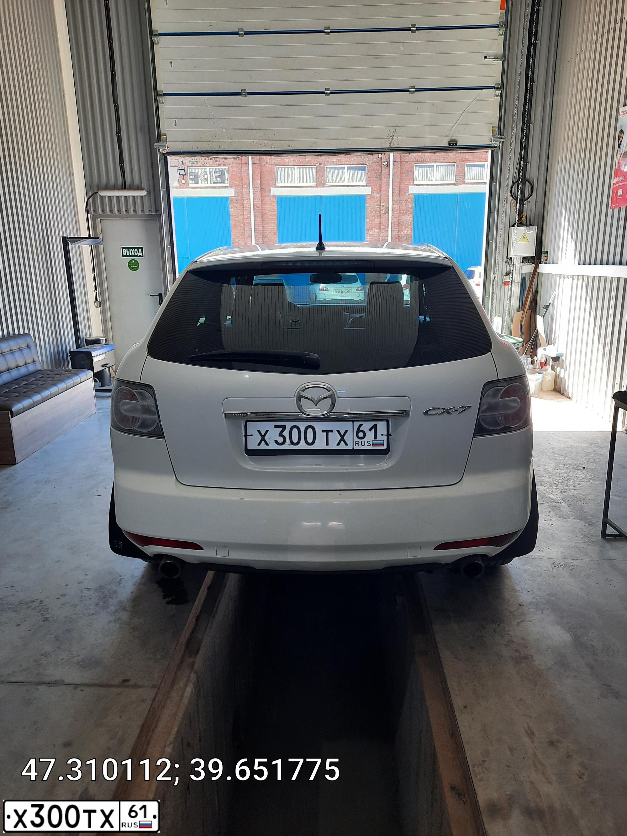 Фото автомобиля MAZDA CX-7, 2010 — госномер Х300ТХ61. Цвет: БЕЛЫЙ
