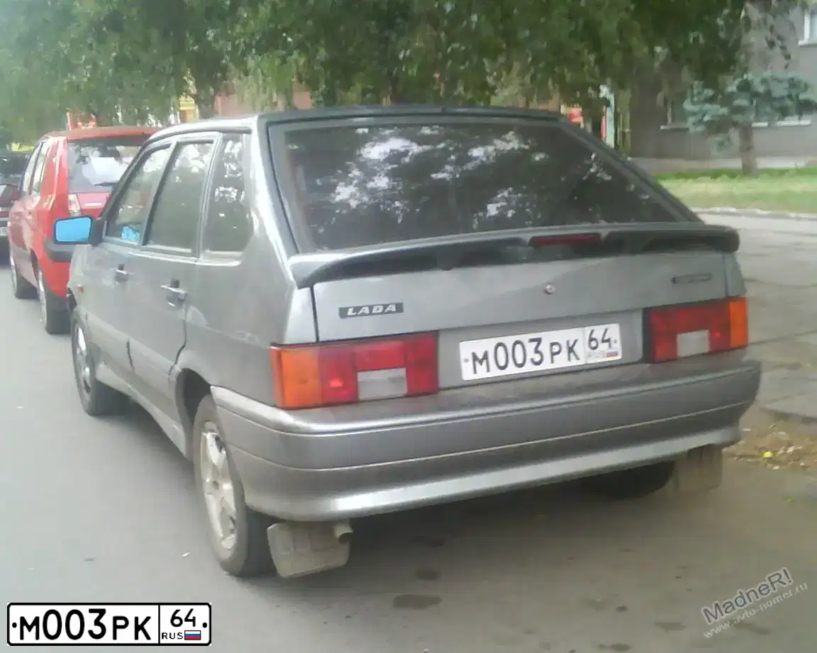 Фото автомобиля HYUNDAI SOLARIS, 2011 — госномер М003РК64. Цвет: КРАСНЫЙ ГРАНАТ