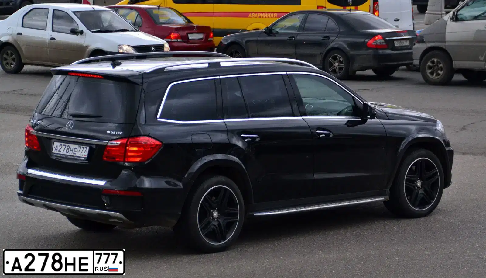 Фото автомобиля MERCEDES GL-KLASSE, 2014 — госномер В500НН102. Цвет: ЧЕРНЫЙ