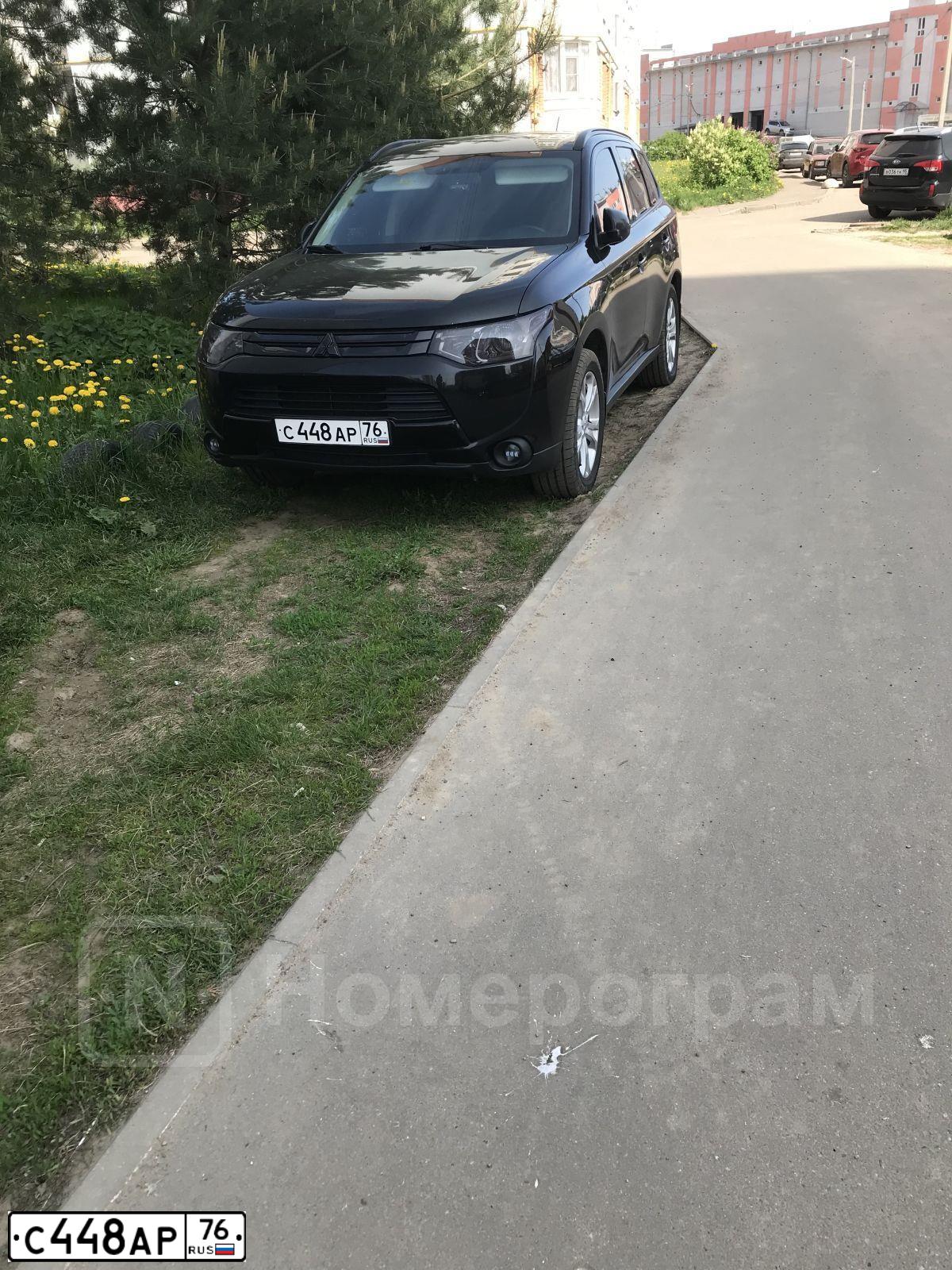 Фото автомобиля MITSUBISHI OUTLANDER, 2013 — госномер С448АР76. Цвет: ЧЕРНЫЙ