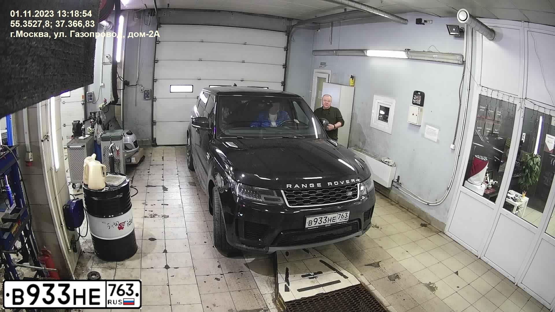 Фото автомобиля LAND ROVER RANGE ROVER, 2018 — госномер Р751ВО977. Цвет: ЧЕРНЫЙ