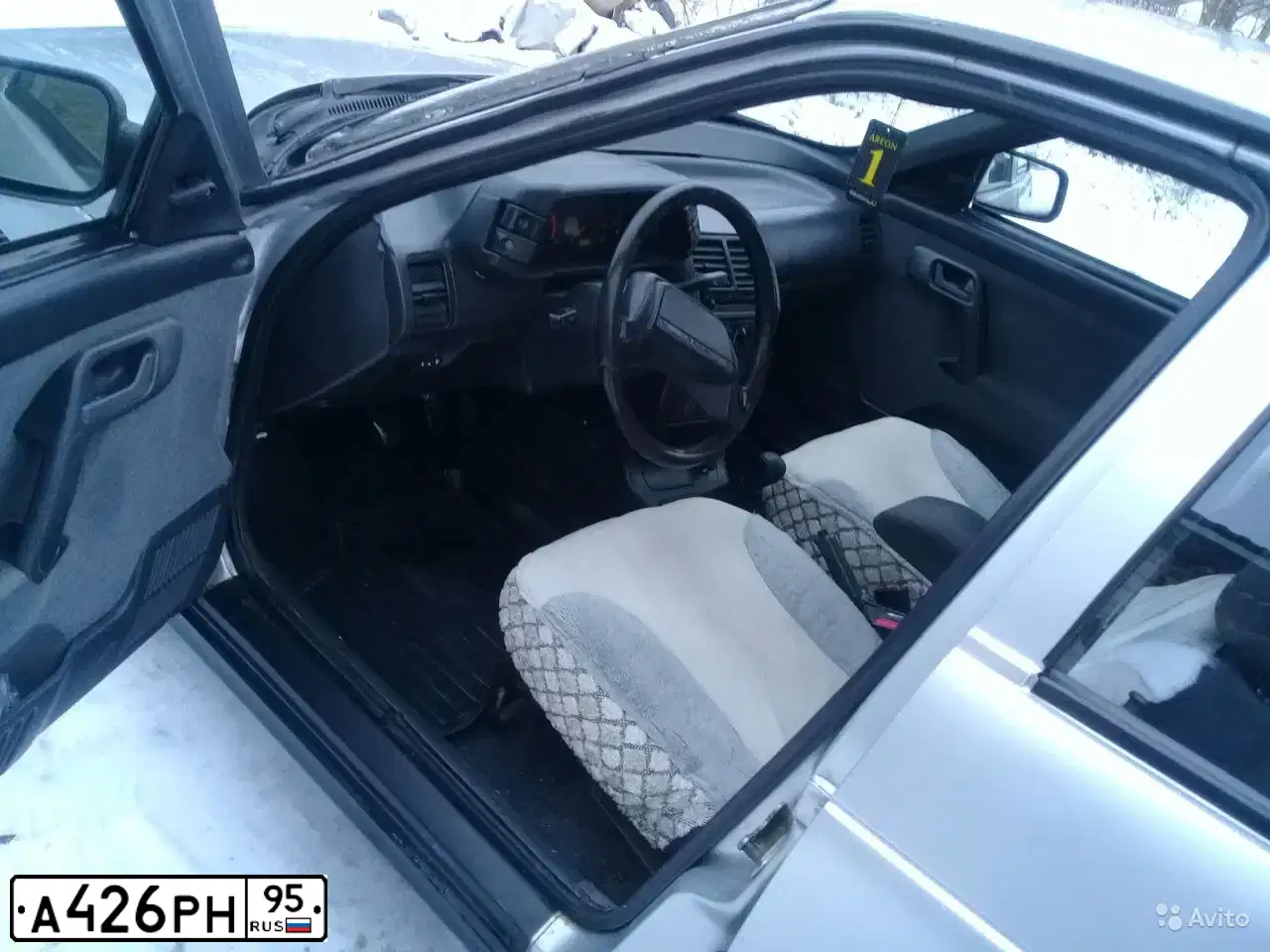 Фото автомобиля LADA 2110, 2003 — госномер В197УК126. Цвет: СВЕТЛО-СЕРЕБРИСТЫЙ МЕТАЛЛ