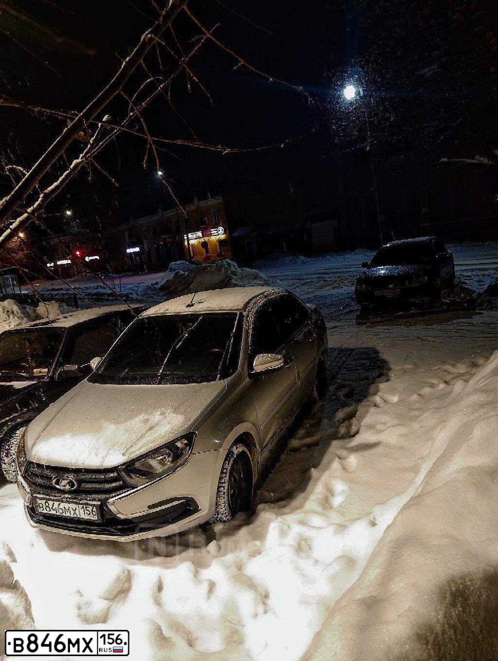 Фото автомобиля LADA 2190 GRANTA, 2018 — госномер В846МХ156. Цвет: Серебристый