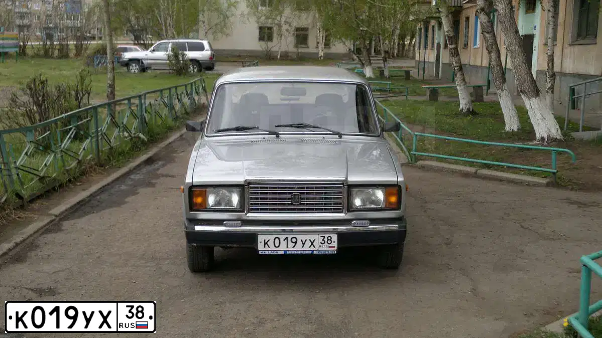 Фото автомобиля LADA 2107 LADA, 2012 — госномер К019УХ38. Цвет: СЕРЕБРИСТЫЙ