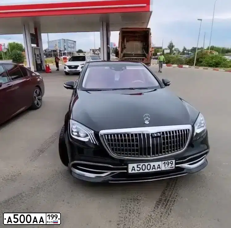Фото автомобиля MERCEDES S-KLASSE, 2019 — госномер К818РМ799. Цвет: ЧЕРНЫЙ