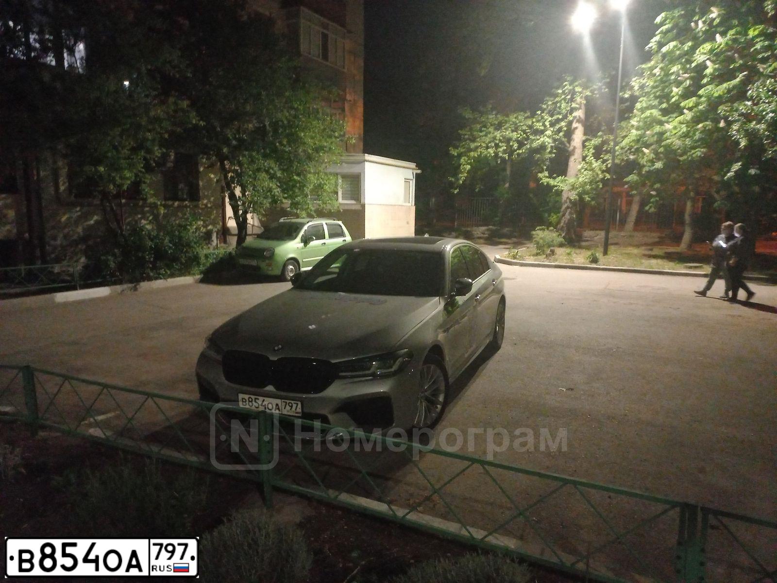 Фото автомобиля BMW 520D, 2018 — госномер В854ОА797. Цвет: СЕРЫЙ
