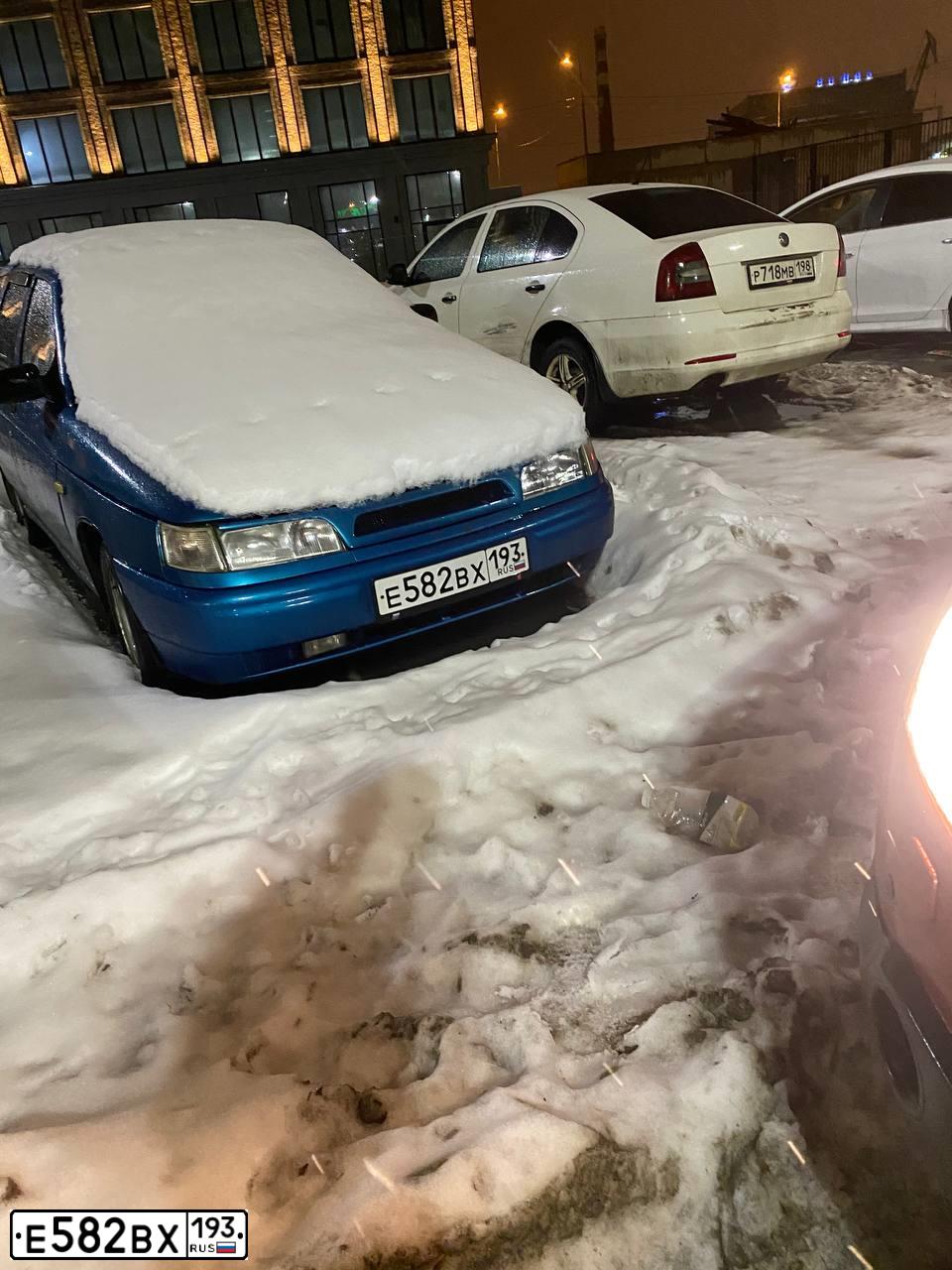Фото автомобиля LADA 2111 LADA, 2000 — госномер Е582ВХ193. Цвет: СЕРЕБРИСТО-СИНЕ-ЗЕЛЕНЫЙ