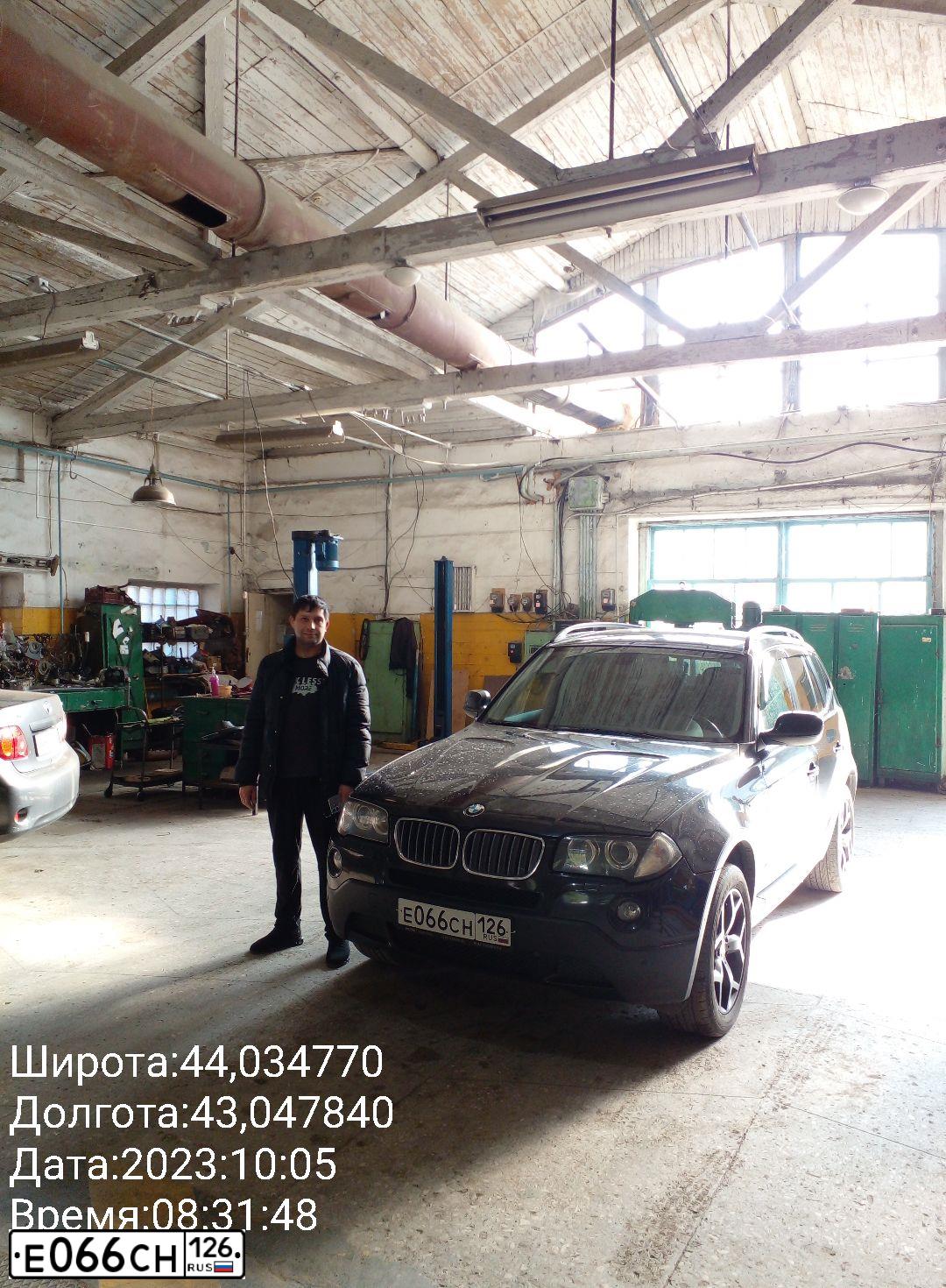 Фото автомобиля BMW X3, 2010 — госномер Е066СН126. Цвет: ЧЕРНЫЙ