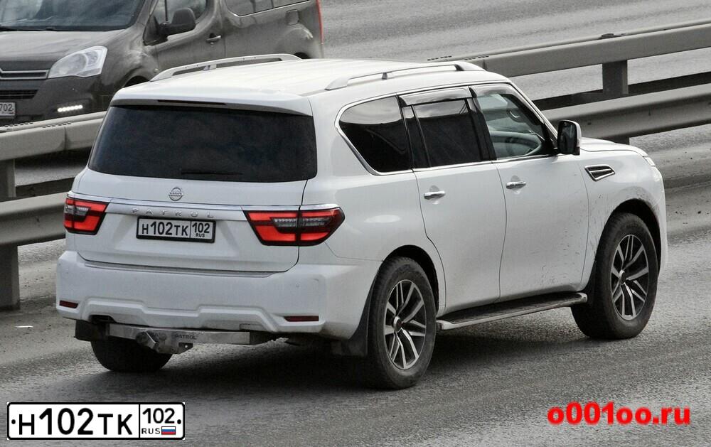 Фото автомобиля MERCEDES C-KLASSE, 2012 — госномер Х050КА64. Цвет: Белый