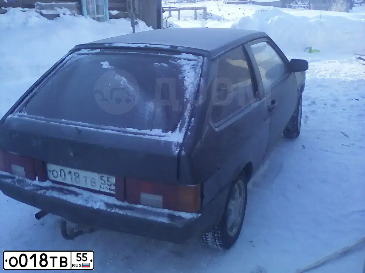 Фото автомобиля LADA 2108 SAMARA, 1989 — госномер Р270КЕ55. Цвет: ЧЕРНЫЙ